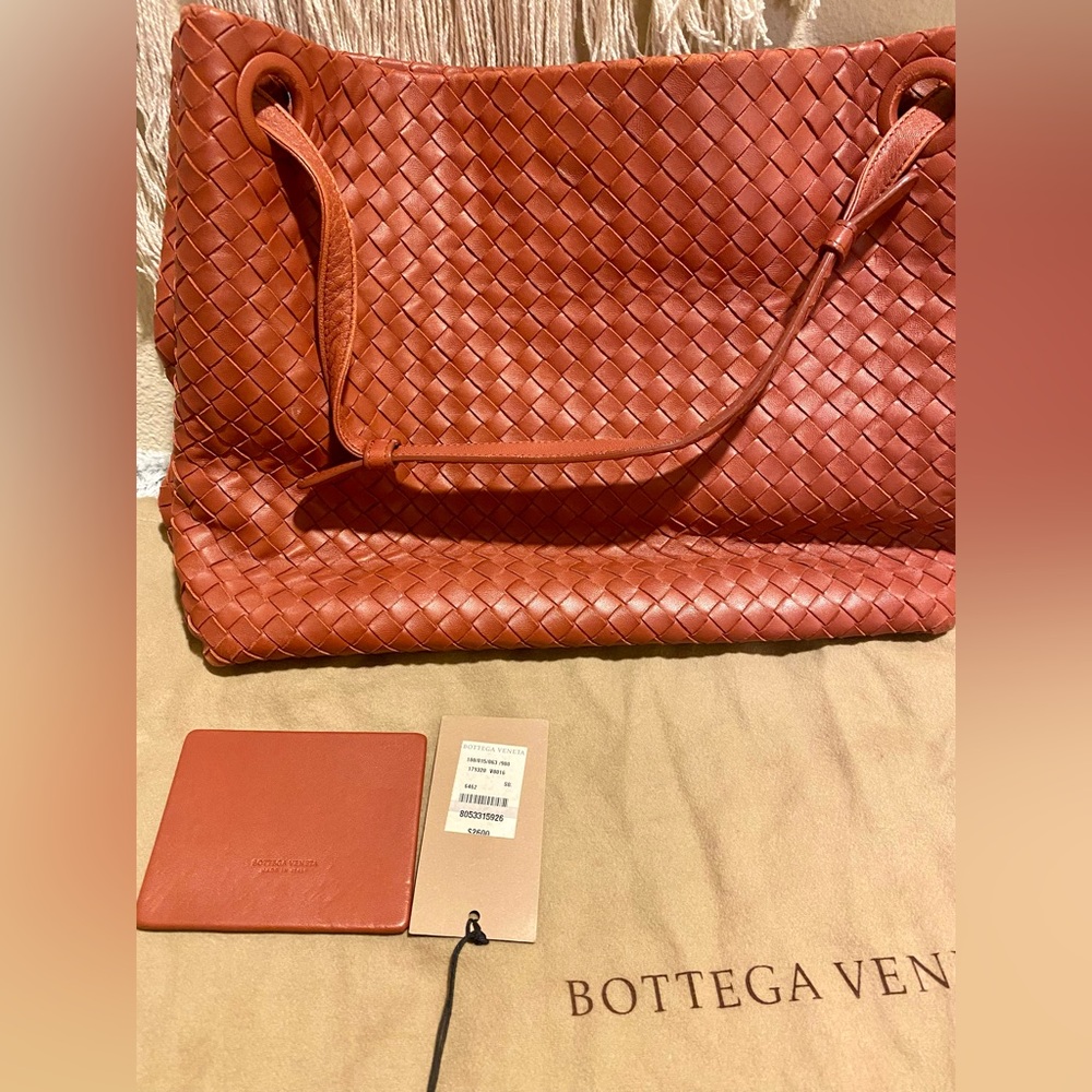Bottega Veneta, Nappa Intrecciato Bella tote bag, Burgundy - Used